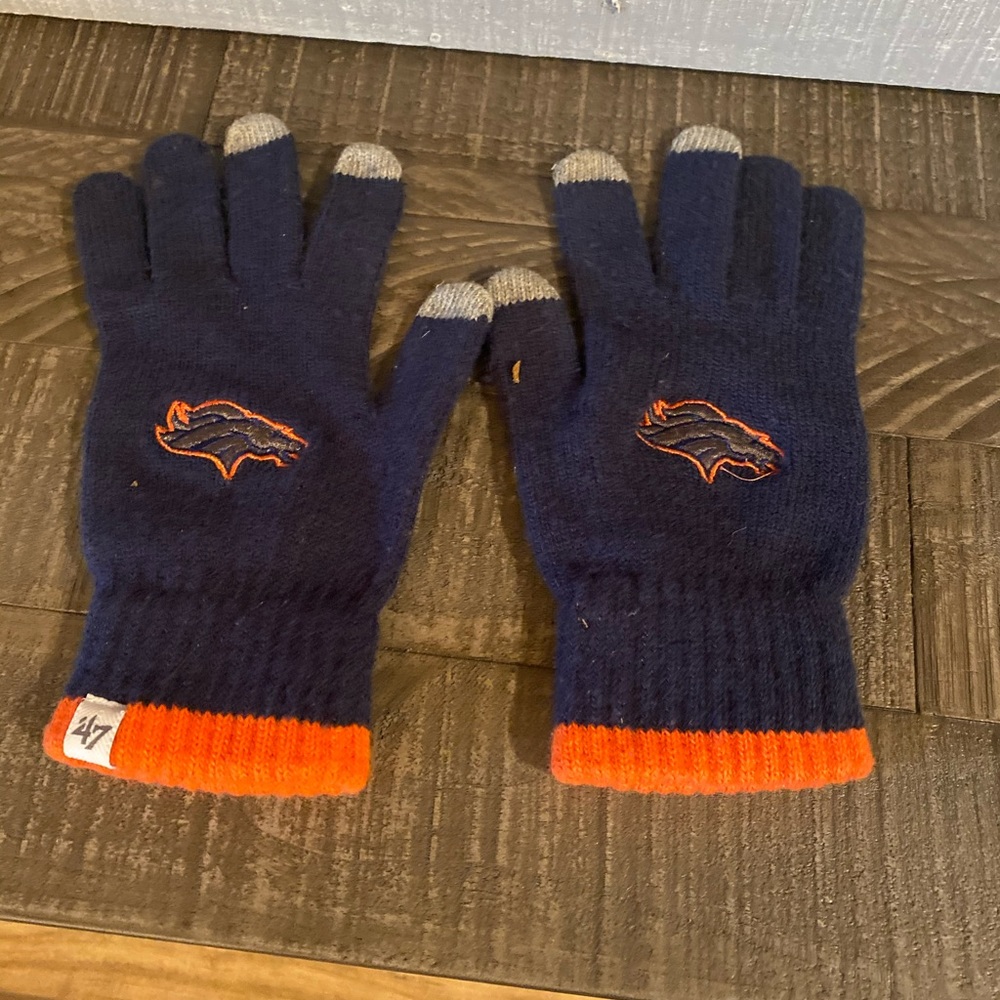Broncos gloves